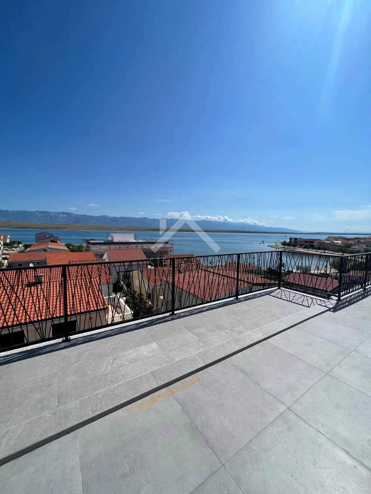 stambena zgrada sa pogledom na more, blizina plaže - vir - slika 6