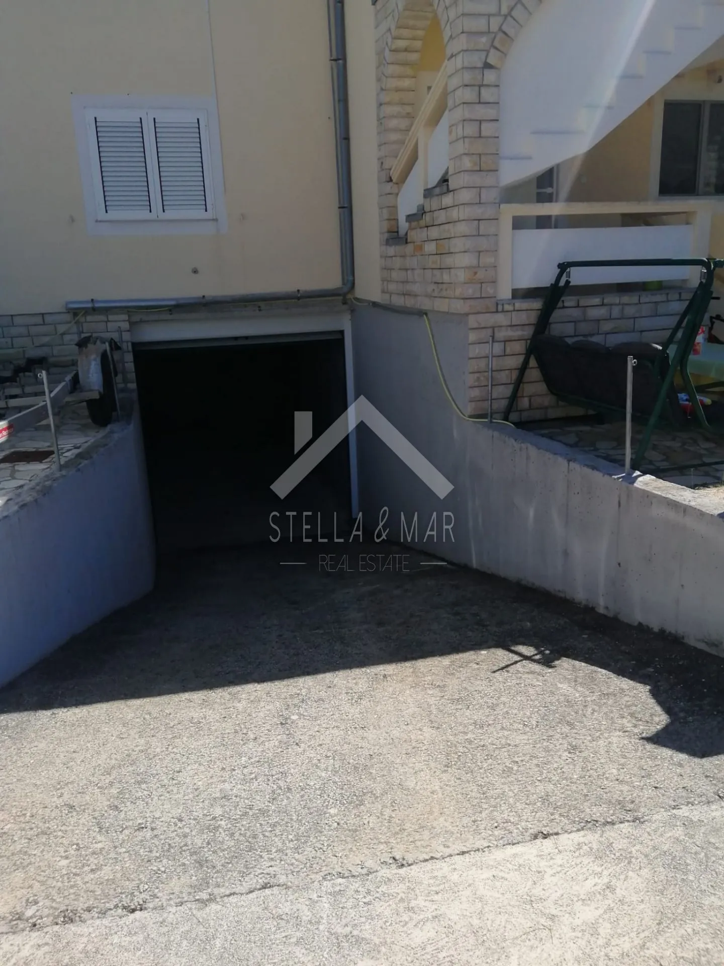 kuća sa 5 apartmana, garaža, podrum - vir, centar - slika 44