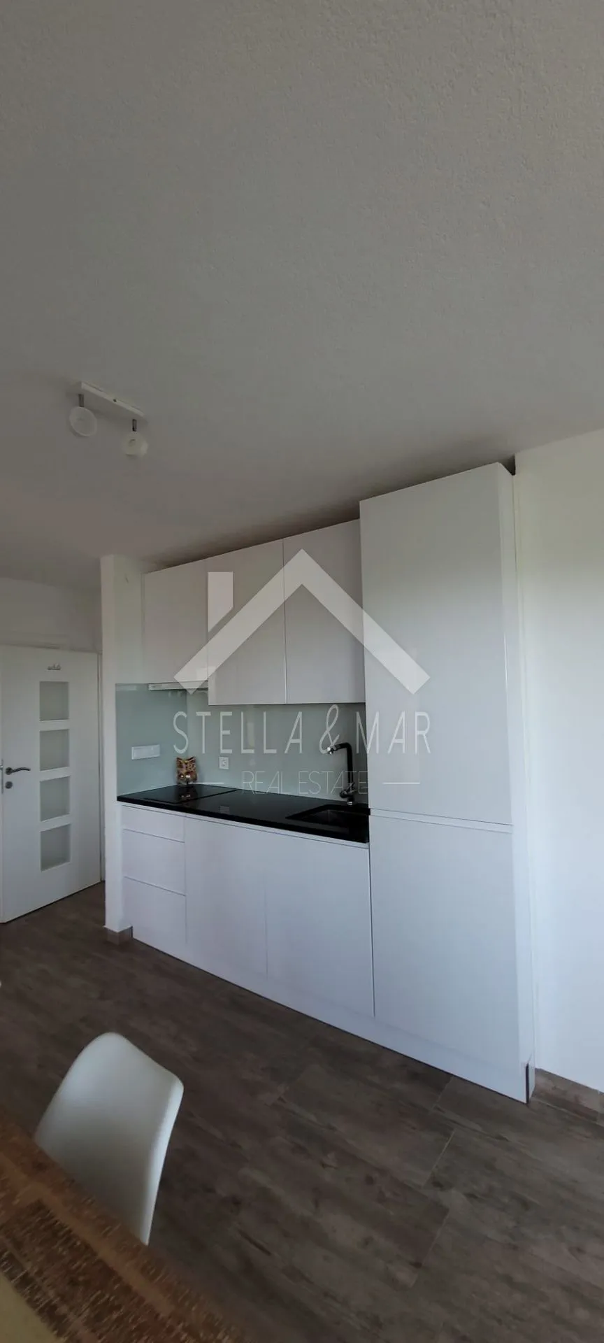 kuća sa 5 apartmana sa pogledom na more - vir - slika 21