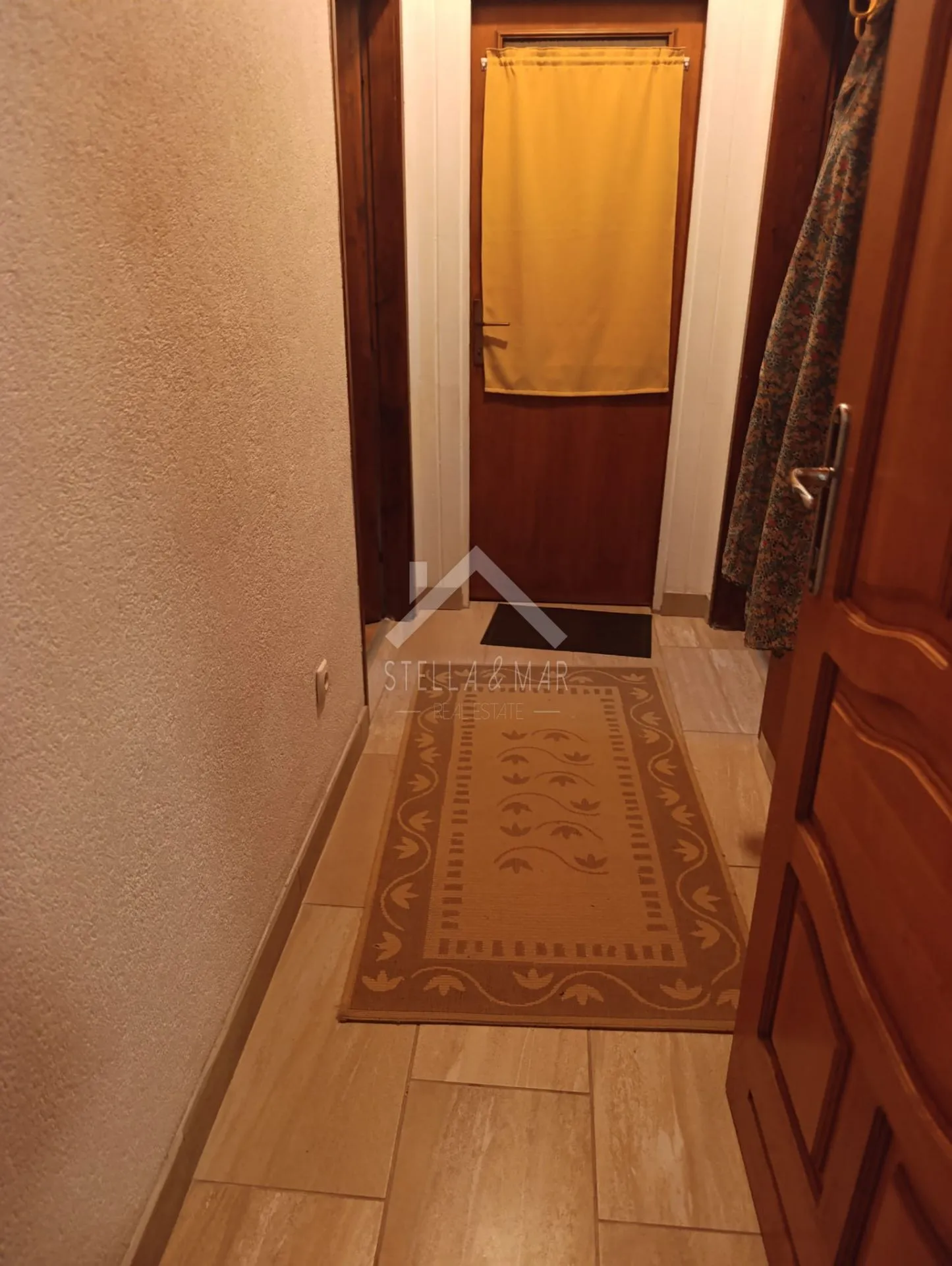kuća sa 4 stana, garaža, prostrana okućnica - zukve, vrsi - slika 39