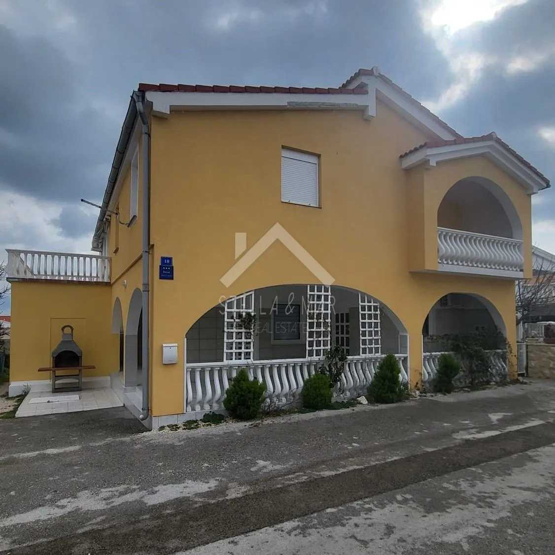kuća s 4 stana **prilika** - slika 2