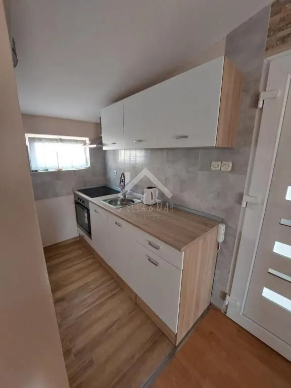 rezervirano kuća sa 4 apartmana - vir - slika 16