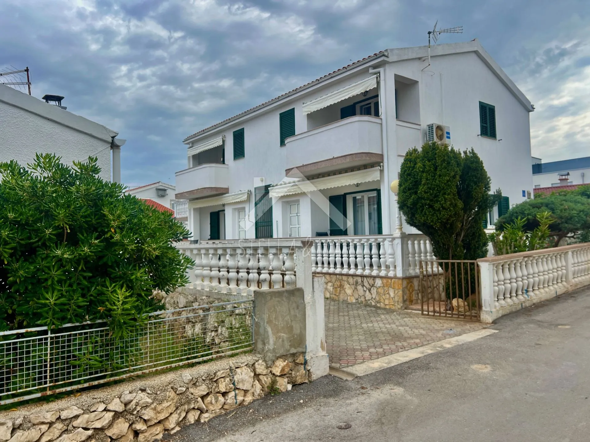 jednosobni apartman sa garažom, blizina mora - vir - slika 11