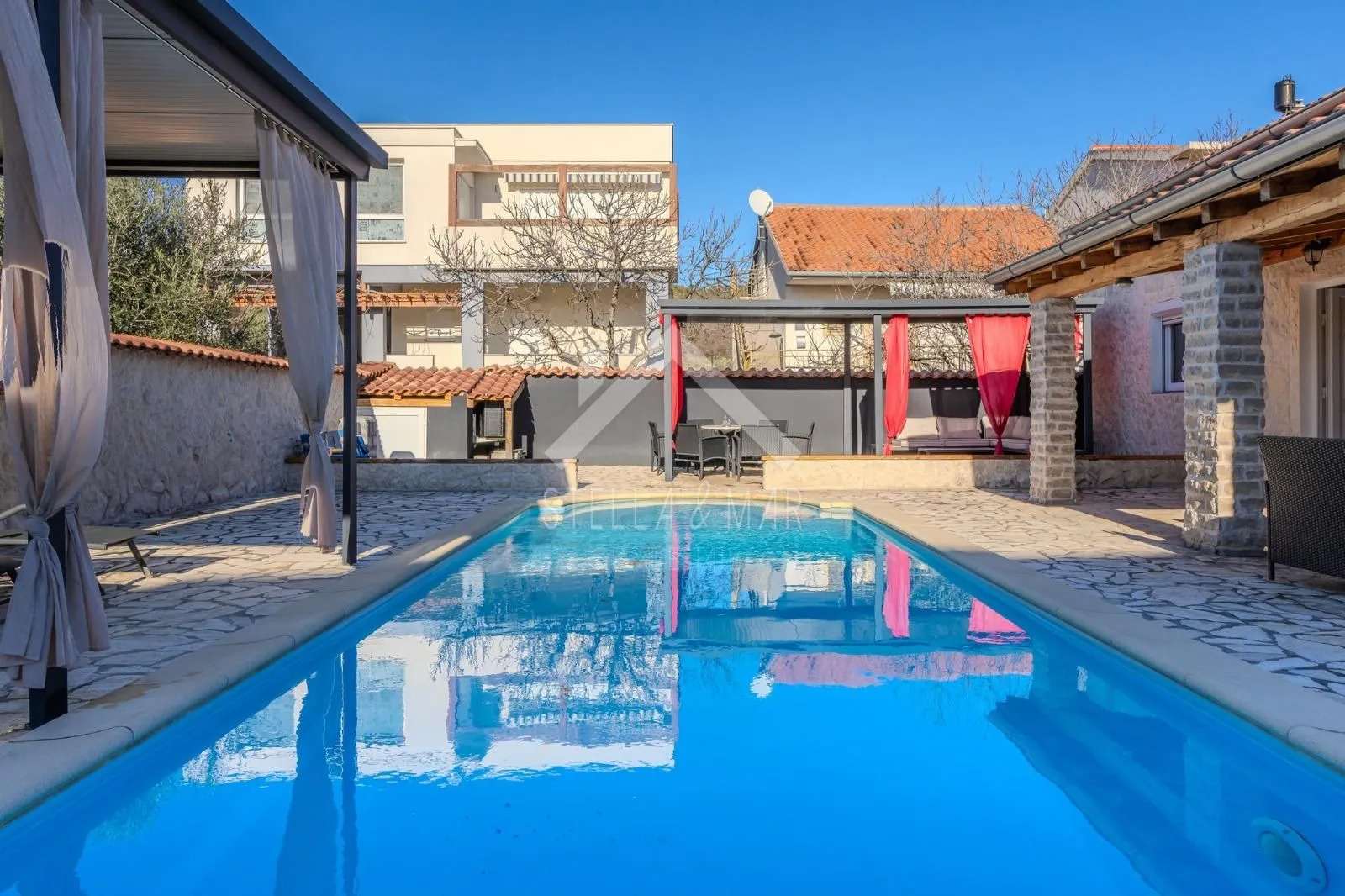 prekrasna villa sa bazenom - posedarje - slika 37