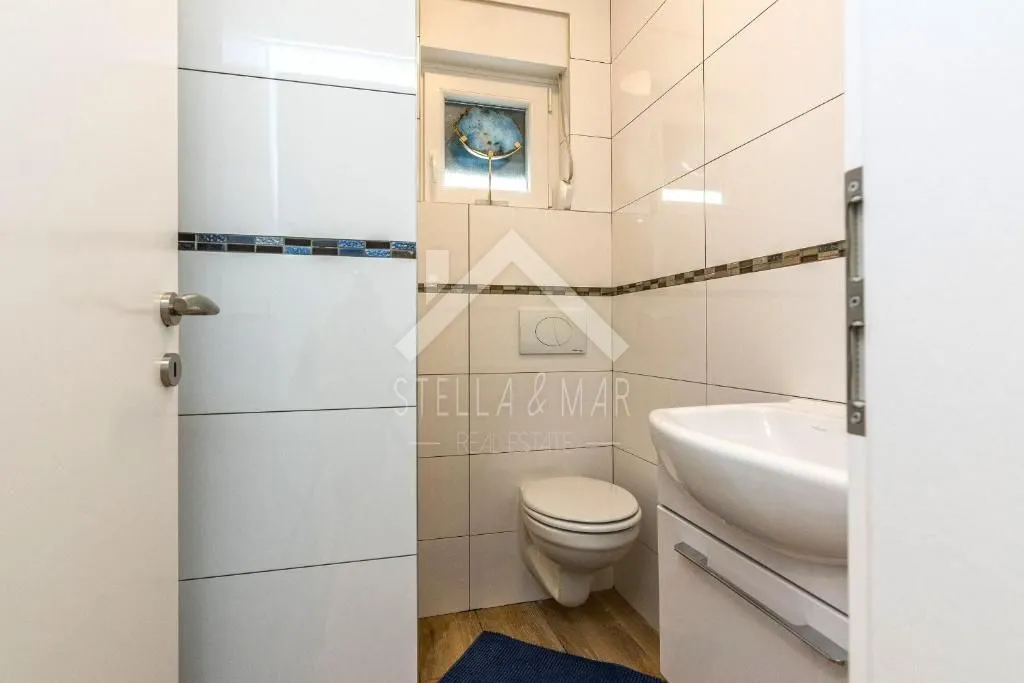 vila sa bazenom, dva apartmana - vir - slika 28