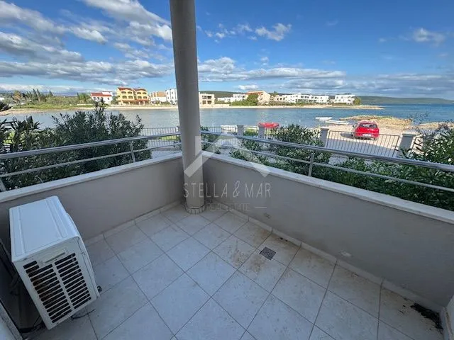 top lokacija!! apartman prvi red do mora - sukošan - slika 2