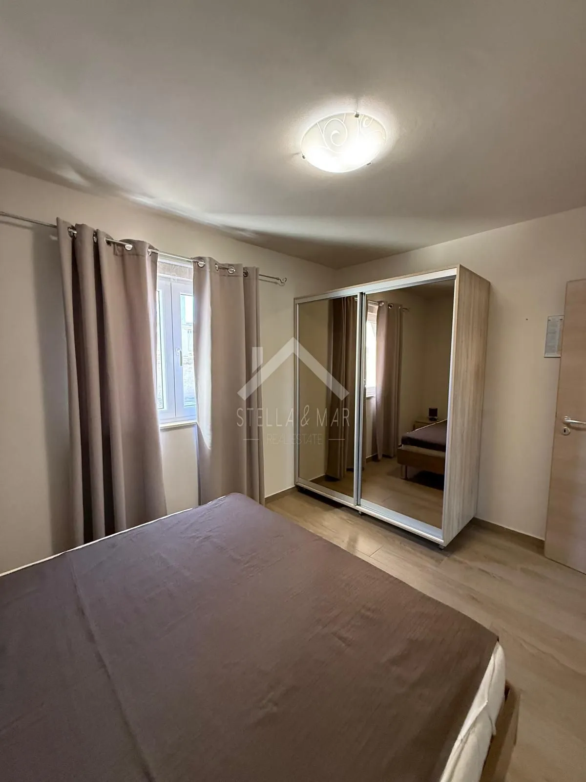 kuća sa 5 apartmana, miran predio - vir - slika 15