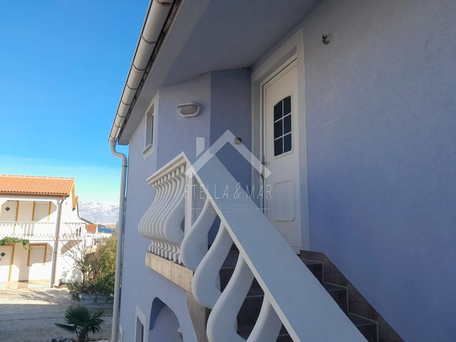 samostojeća kuća s 2 apartmana - vir **odlična prilika** - slika 10