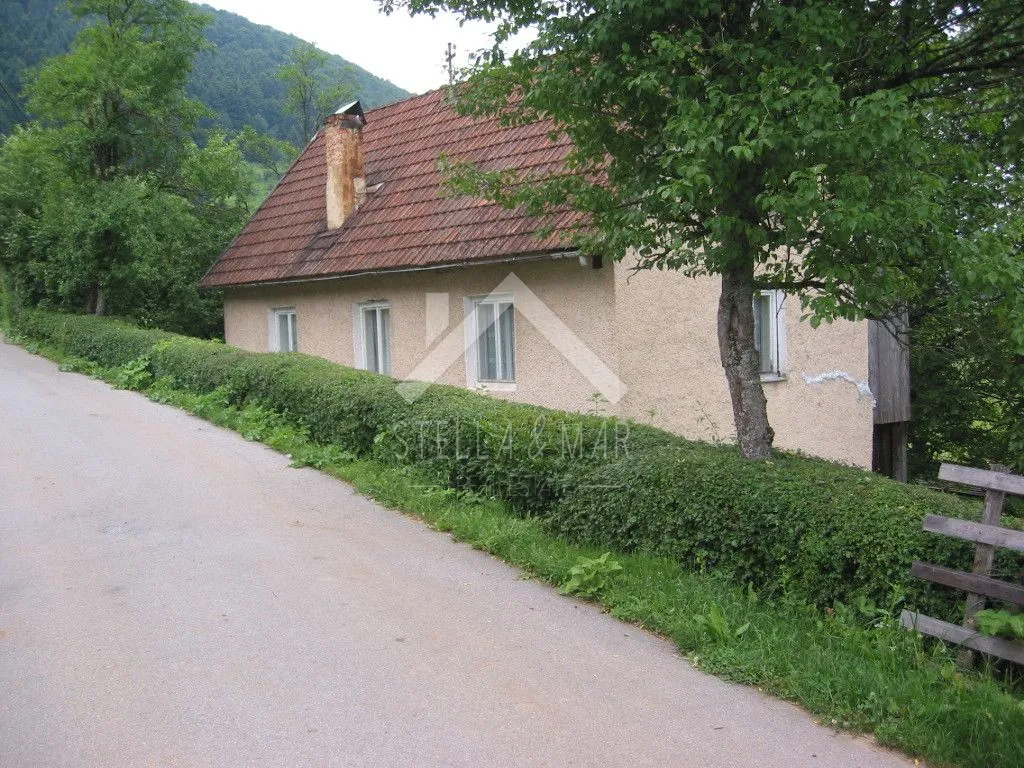 veliko imanje sa starom kućom - otočac - slika 7