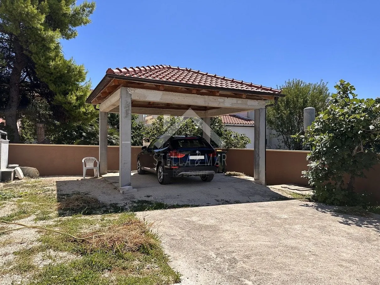samostojeća kuća sa 4 apartmana, blizina mora - vir - slika 10