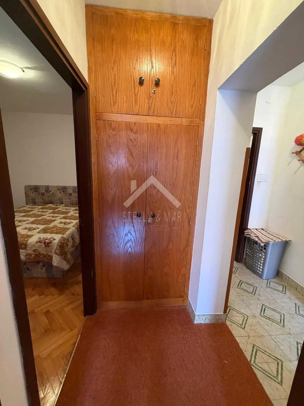 kuća sa 3 stana, prostrana parcela, centar - vir - slika 11