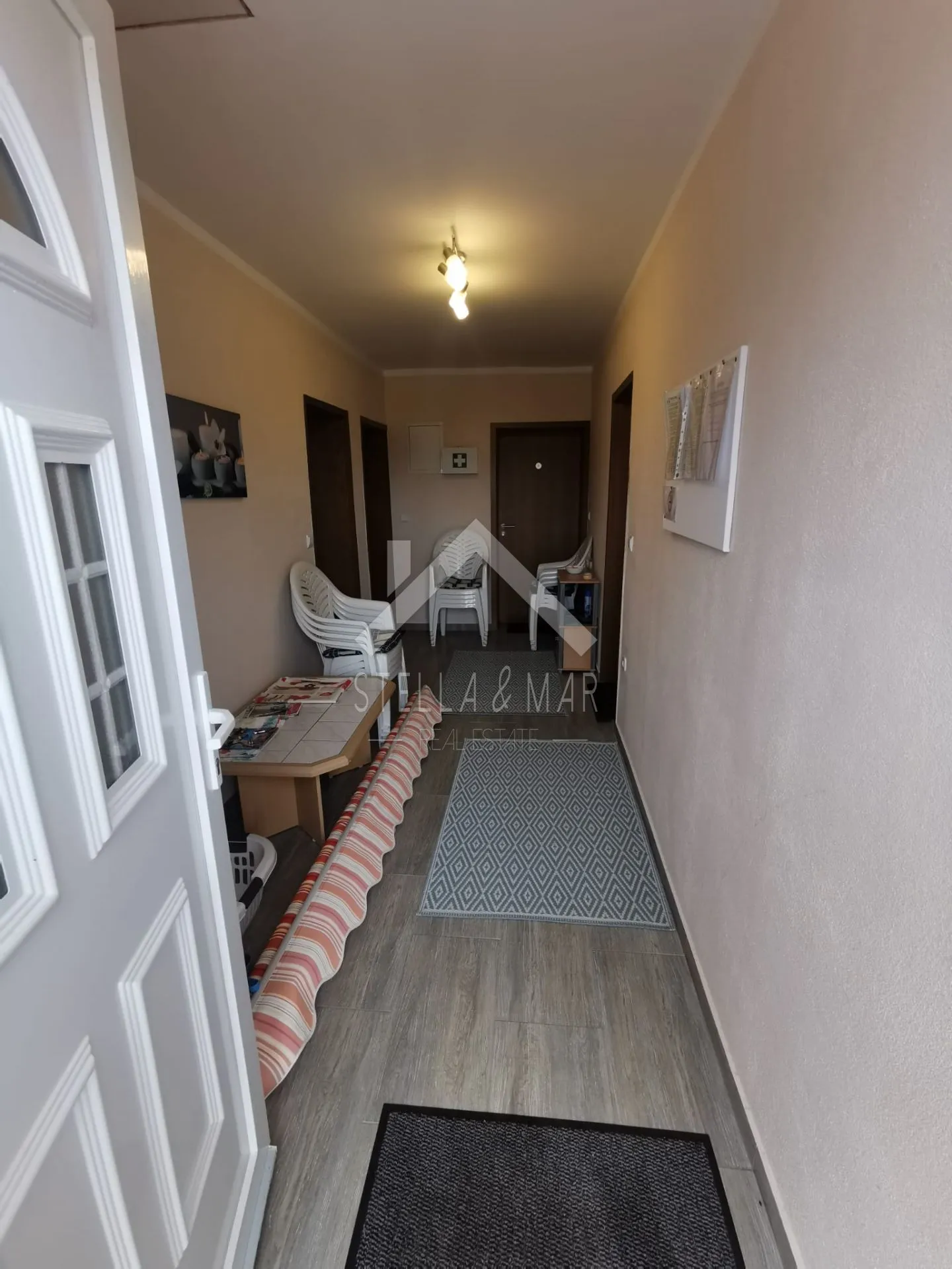 kuća sa 5 apartmana, garaža, podrum - vir, centar - slika 35