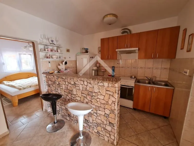 kuća sa 4 apartmana , pogled na more - vir - slika 25
