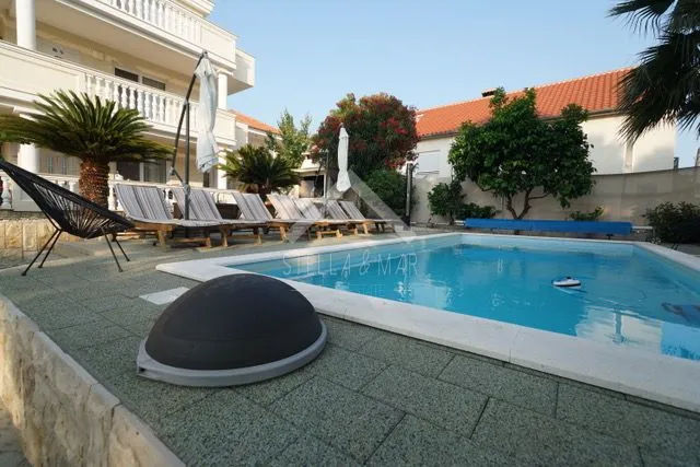 dvosobni apartman sa pogledom na more - kožino - slika 14