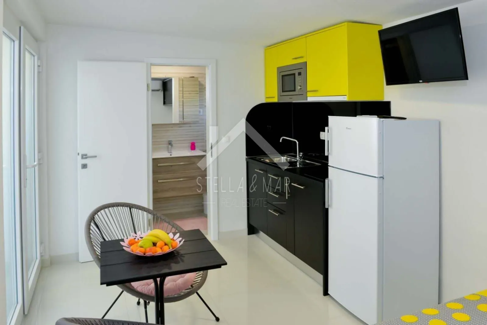 apartman sa 3 pomoćna objekta i bazenom - privlaka - slika 8