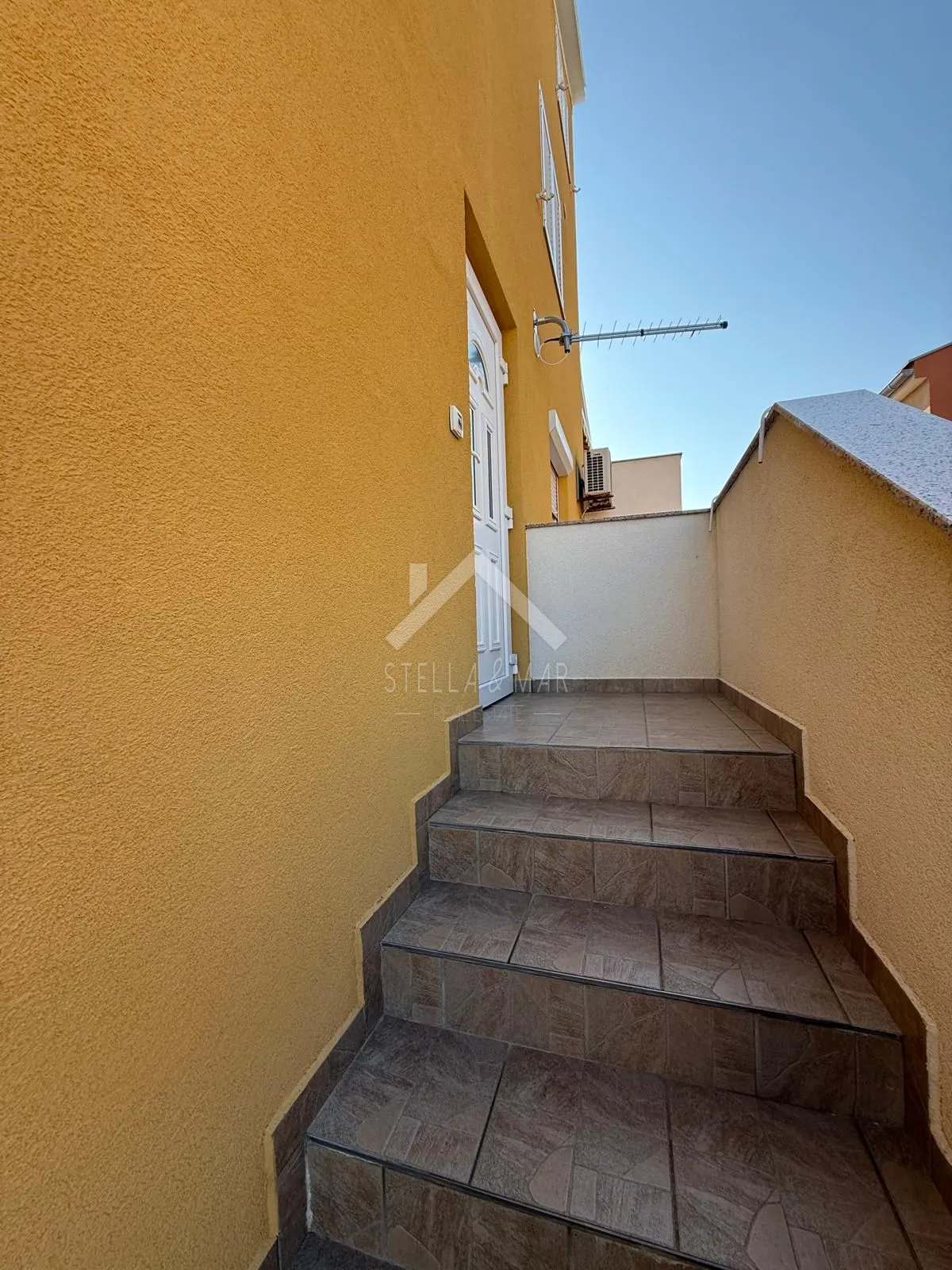 prekrasan apartman 50m do mora i plaže - vir - slika 6