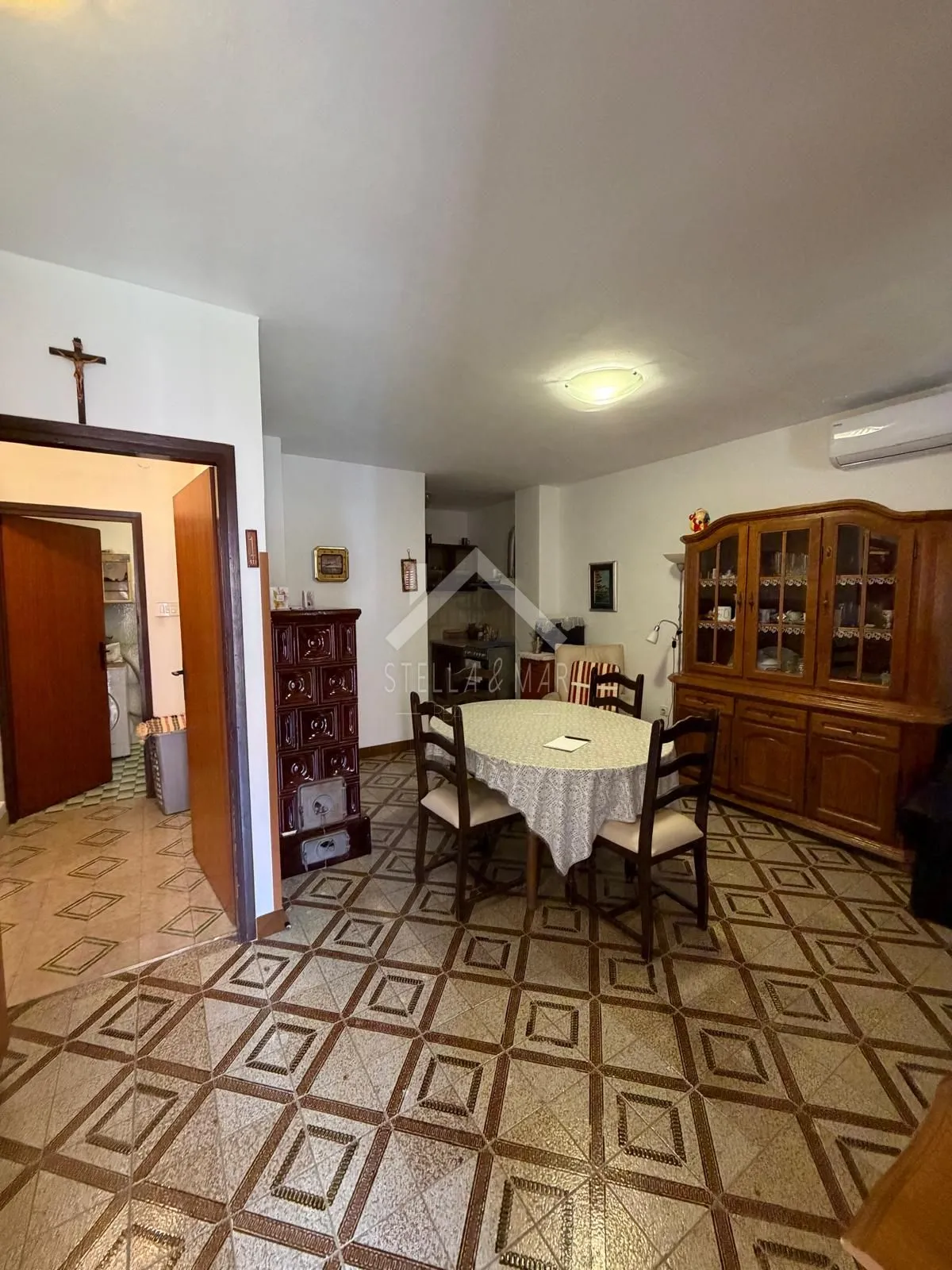 kuća sa 3 stana, prostrana parcela, centar - vir - slika 15