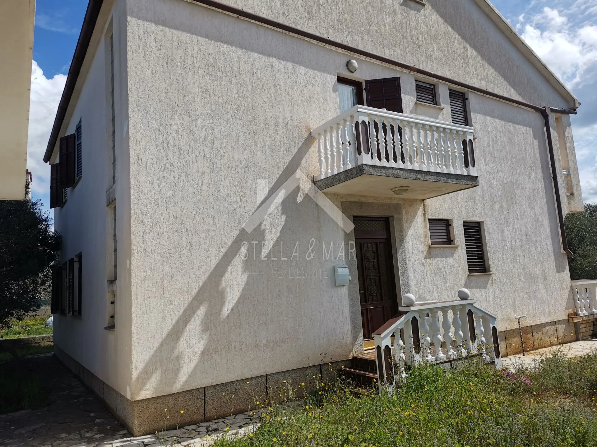 kuća sa dva četverosobna stana, garaža, velika okućnica - vir, centar - slika 62