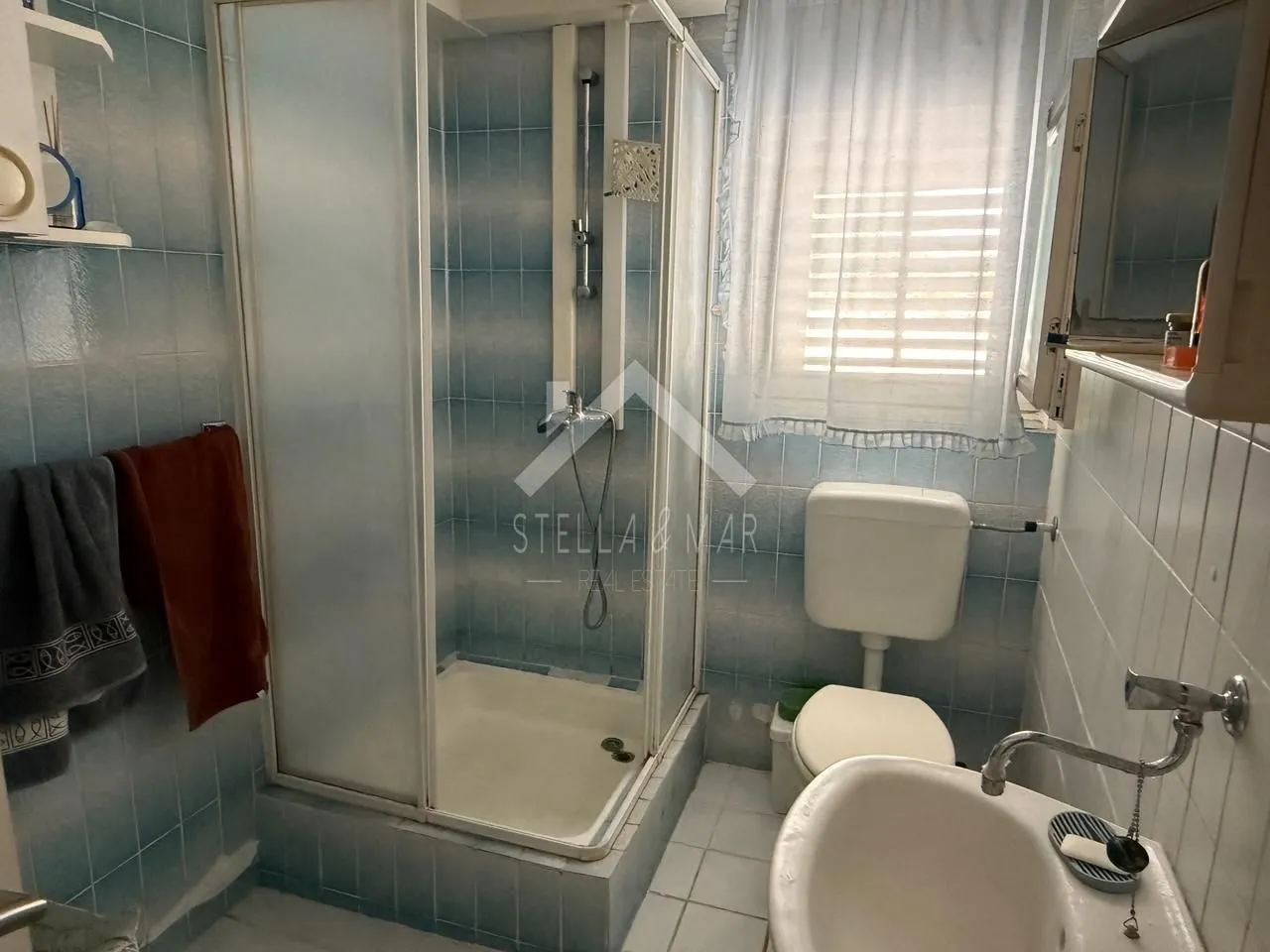 kuća sa dva apartmana drugi red od mora - vir - slika 22