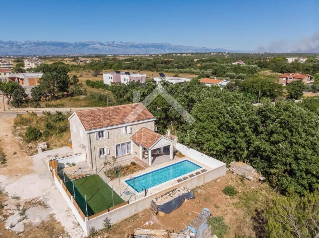 vila sa bazenom - zaton - slika 5