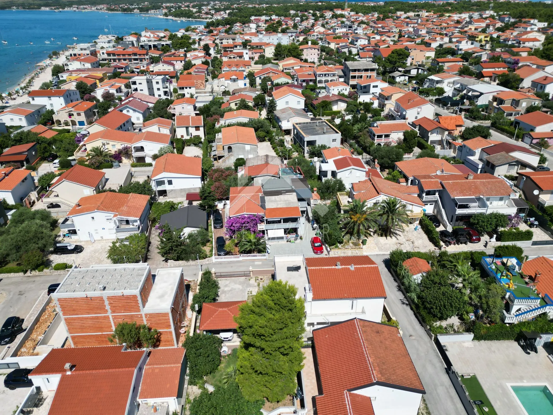 samostojeća kuća sa 4 apartmana, blizina mora - vir - slika 25