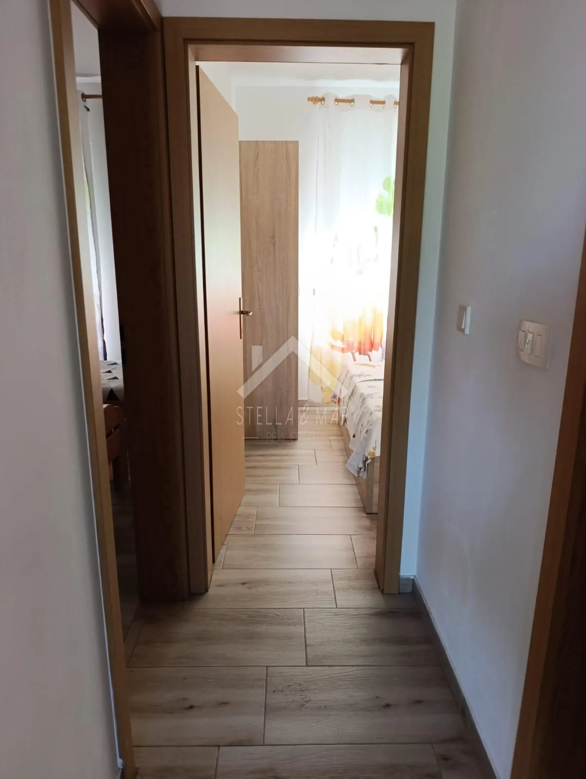 kuća sa 4 apartmana i bazenom - vir - slika 24