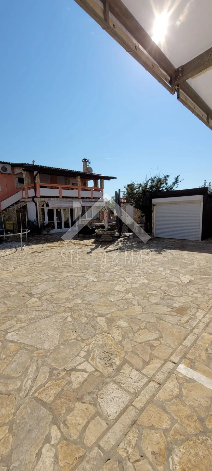 kuća sa 8 apartmana - vir - slika 3