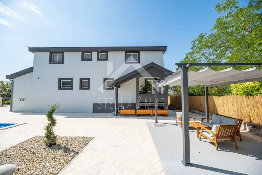 top ponuda! villa sa bazenom na prostranoj parceli - zemunik donji - slika 3