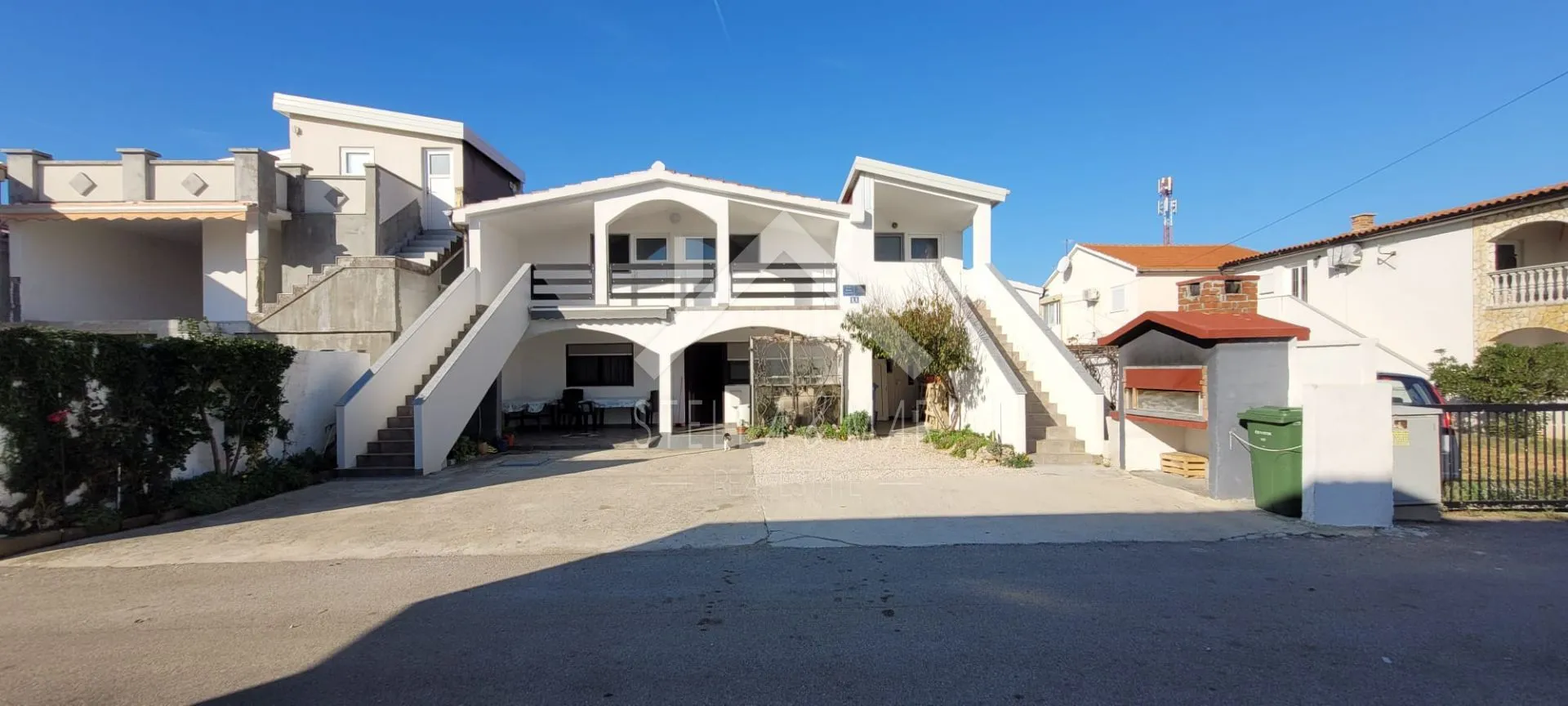 kuća sa 5 apartmana - vir - slika 2