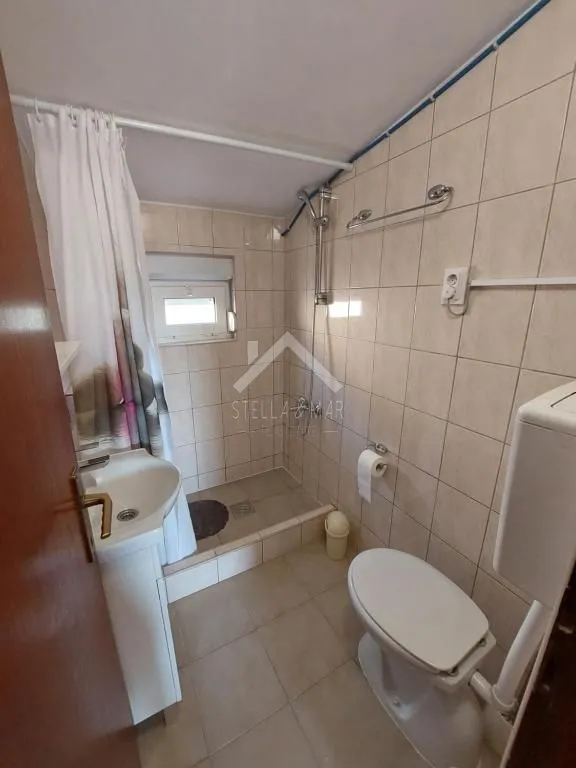 rezervirano kuća sa 4 apartmana - vir - slika 34