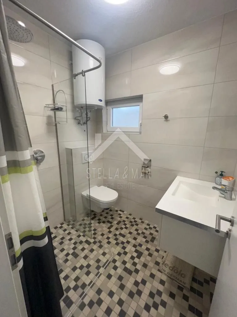 kuća sa 4 apartmana sa pogledom na more - vir - slika 22
