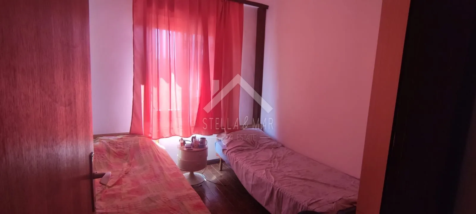 kuća sa tri apartmana drugi red do mora - vir - slika 14