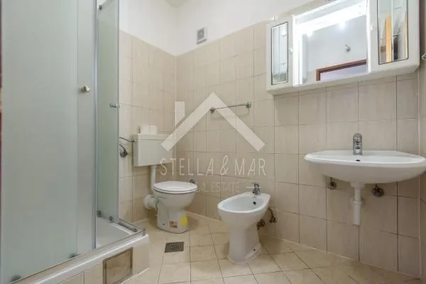 apartmanska kuća, velika okućnica 80m do mora - privlaka - slika 28