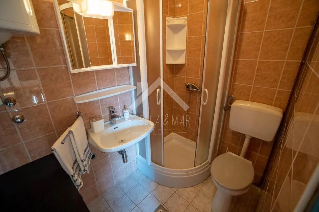 samostojeća kuća sa 5 apartmana - vir - slika 32