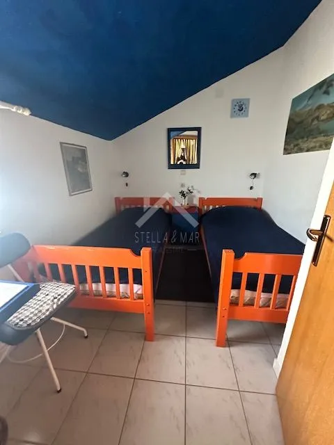 dvoetažni stan, pogled na more - vir - slika 7