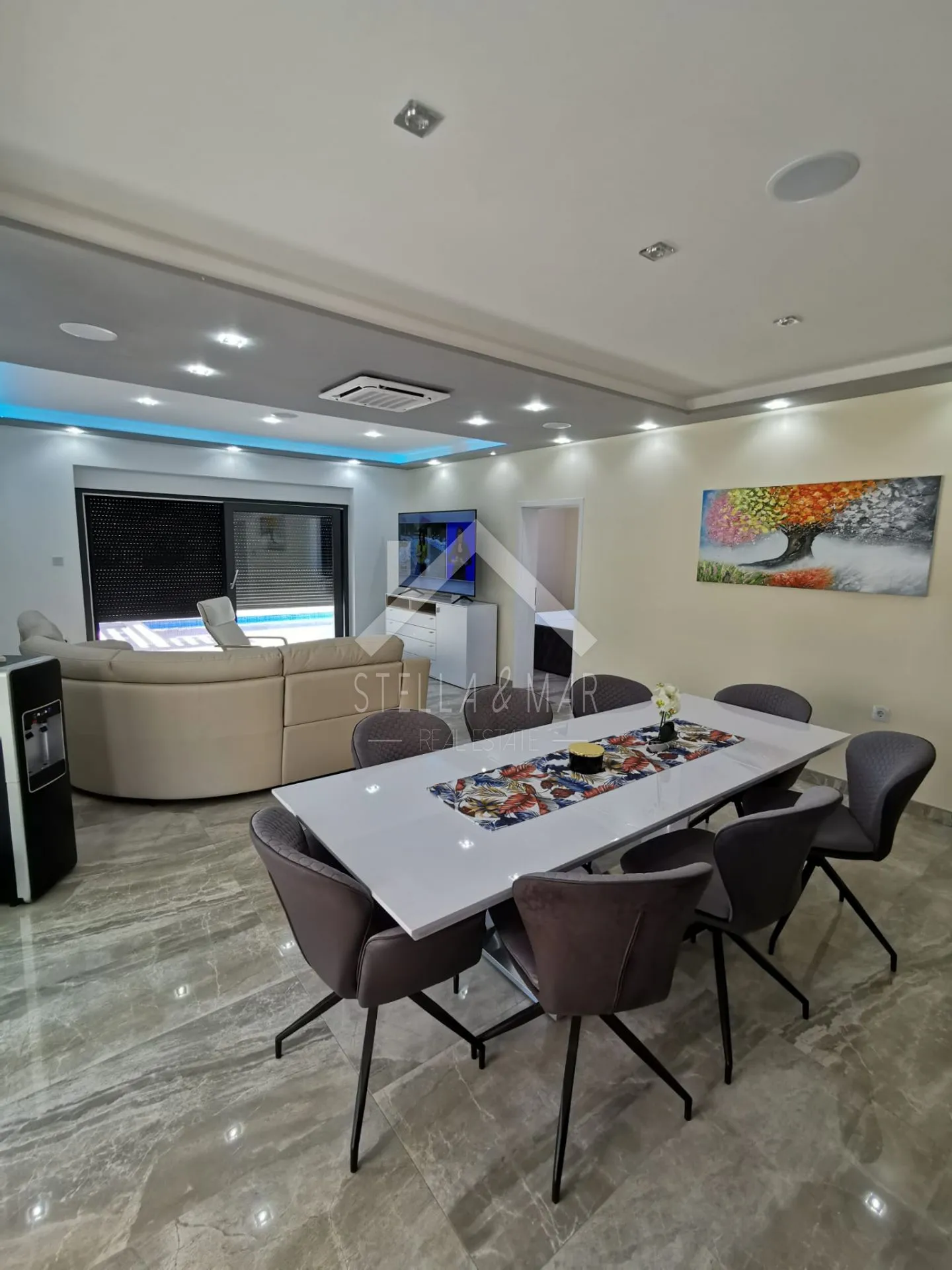 luksuzna villa sa bazenom u centru - vir - slika 16
