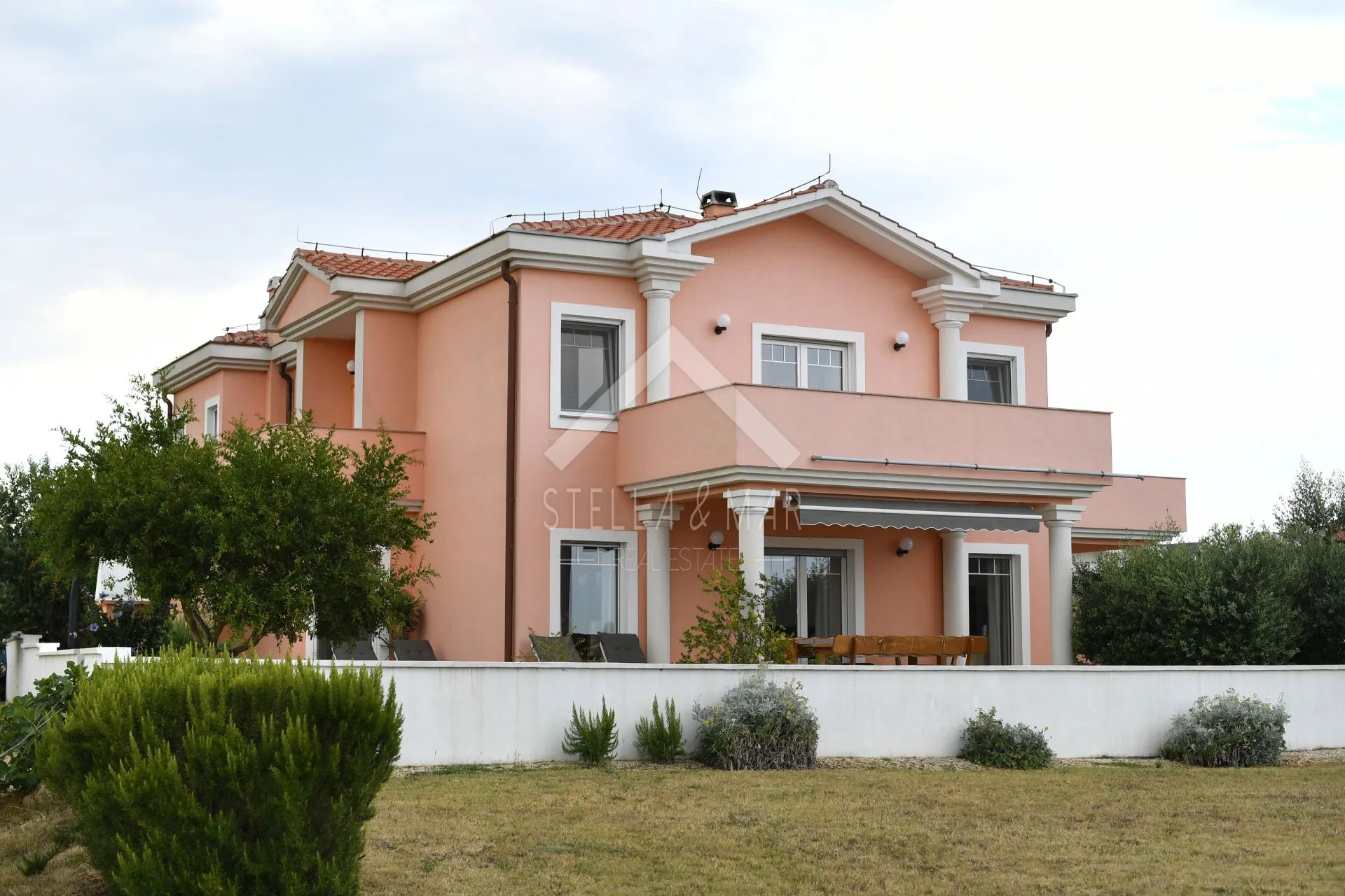 komforna kuća jedinstvenog stila sa pogledom - privlaka - slika 38