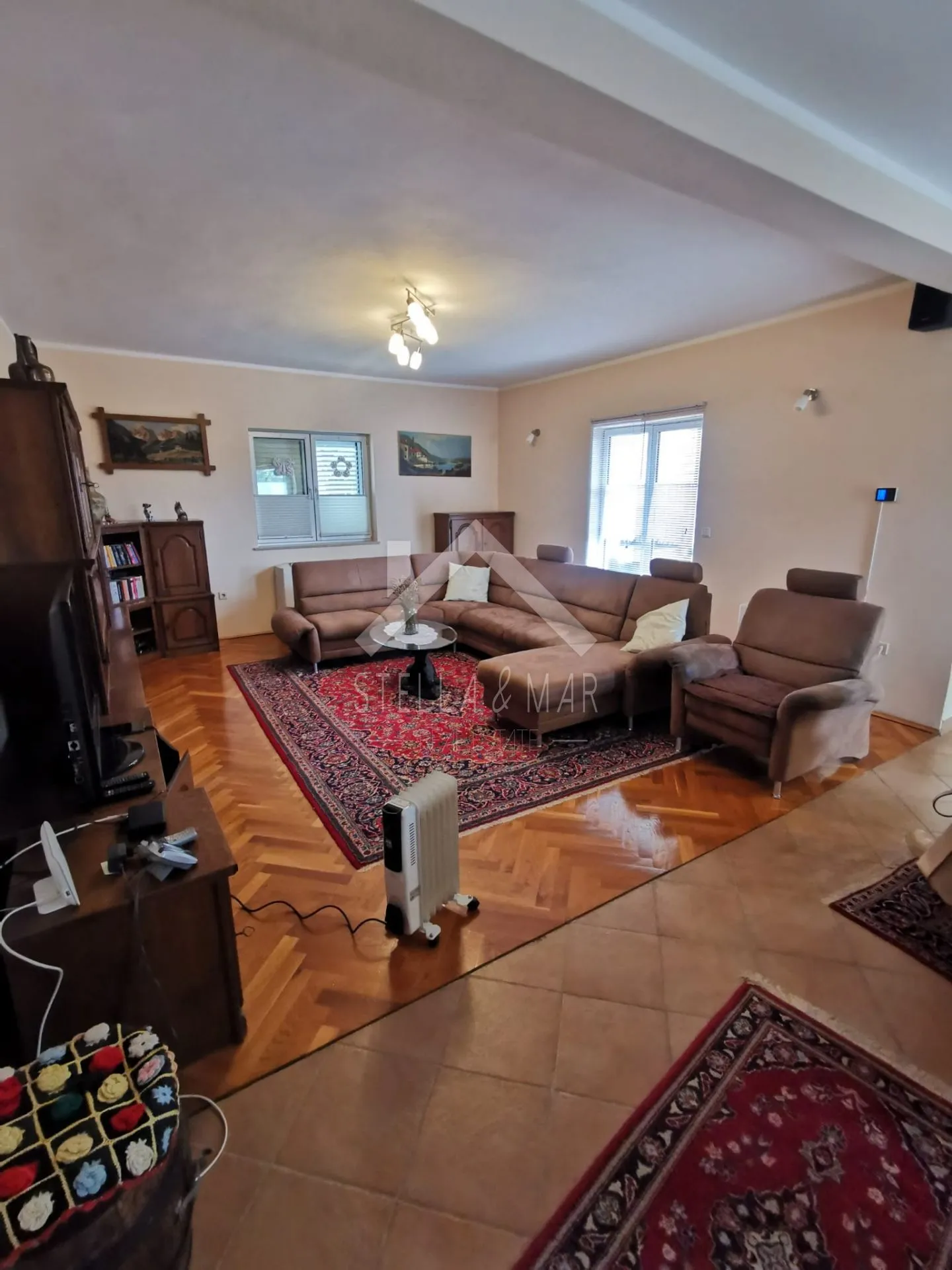kuća sa 5 apartmana, garaža, podrum - vir, centar - slika 2