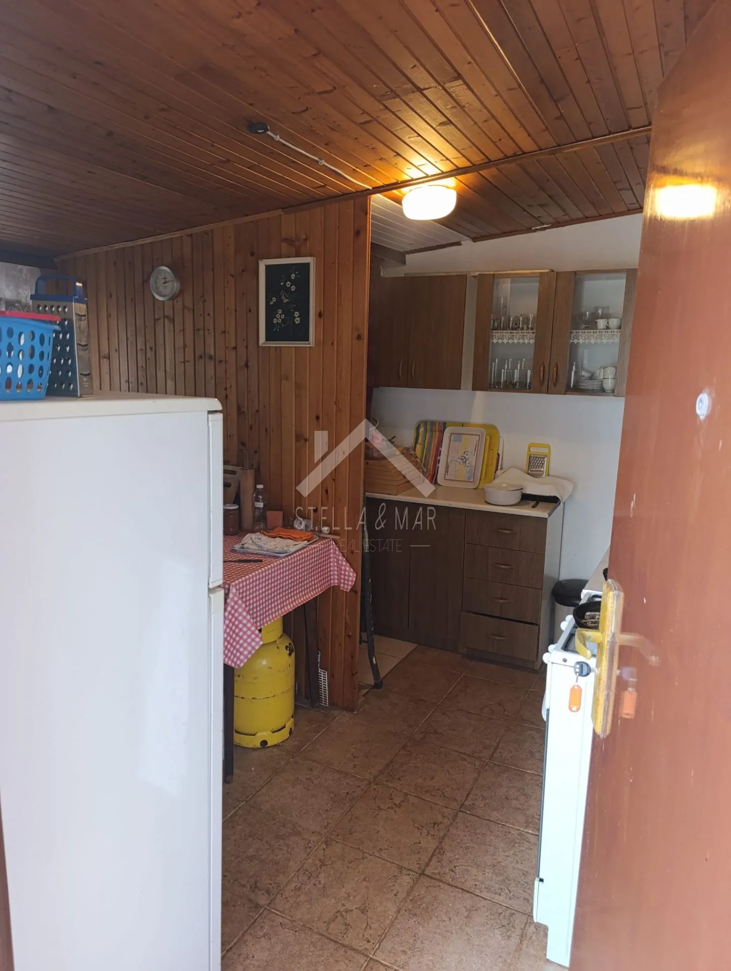 kuća sa 4 stana, garaža, prostrana okućnica - zukve, vrsi - slika 49