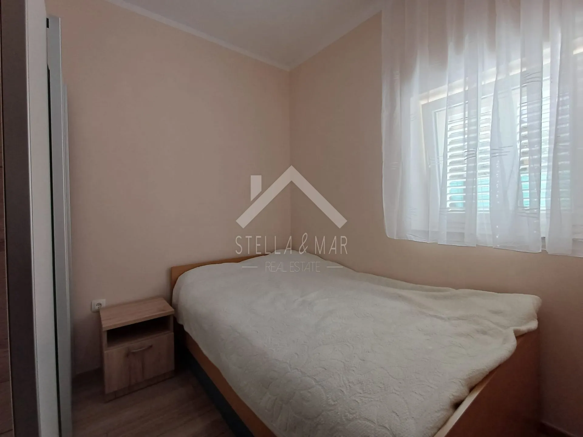 dvojna kuća sa dva stana na tri etaže,blizina mora - privlaka - slika 18