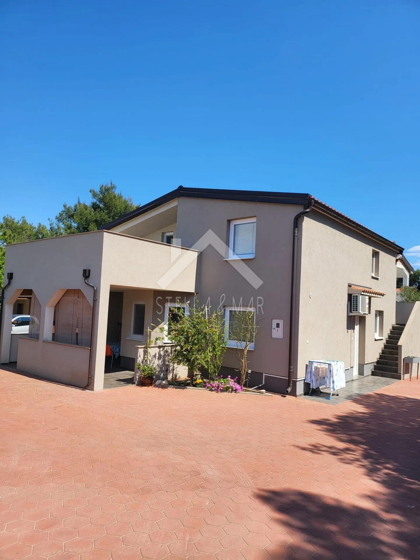kuća sa tri apartmana - vir - slika 2
