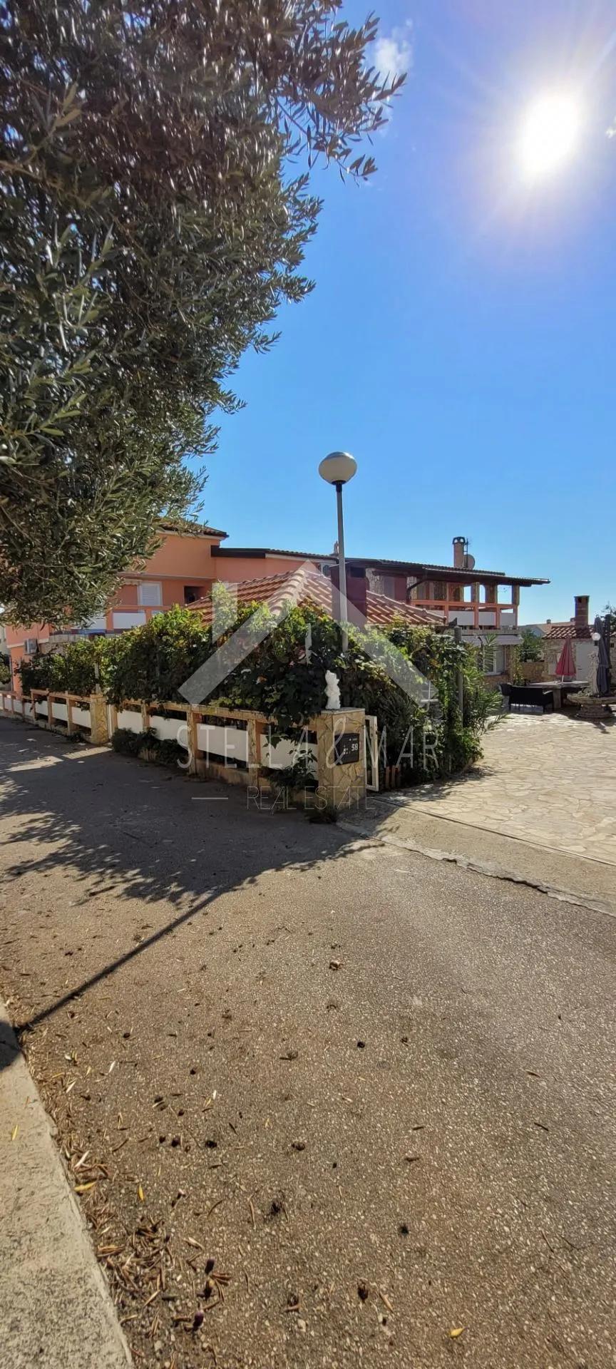 kuća sa 8 apartmana - vir - slika 8