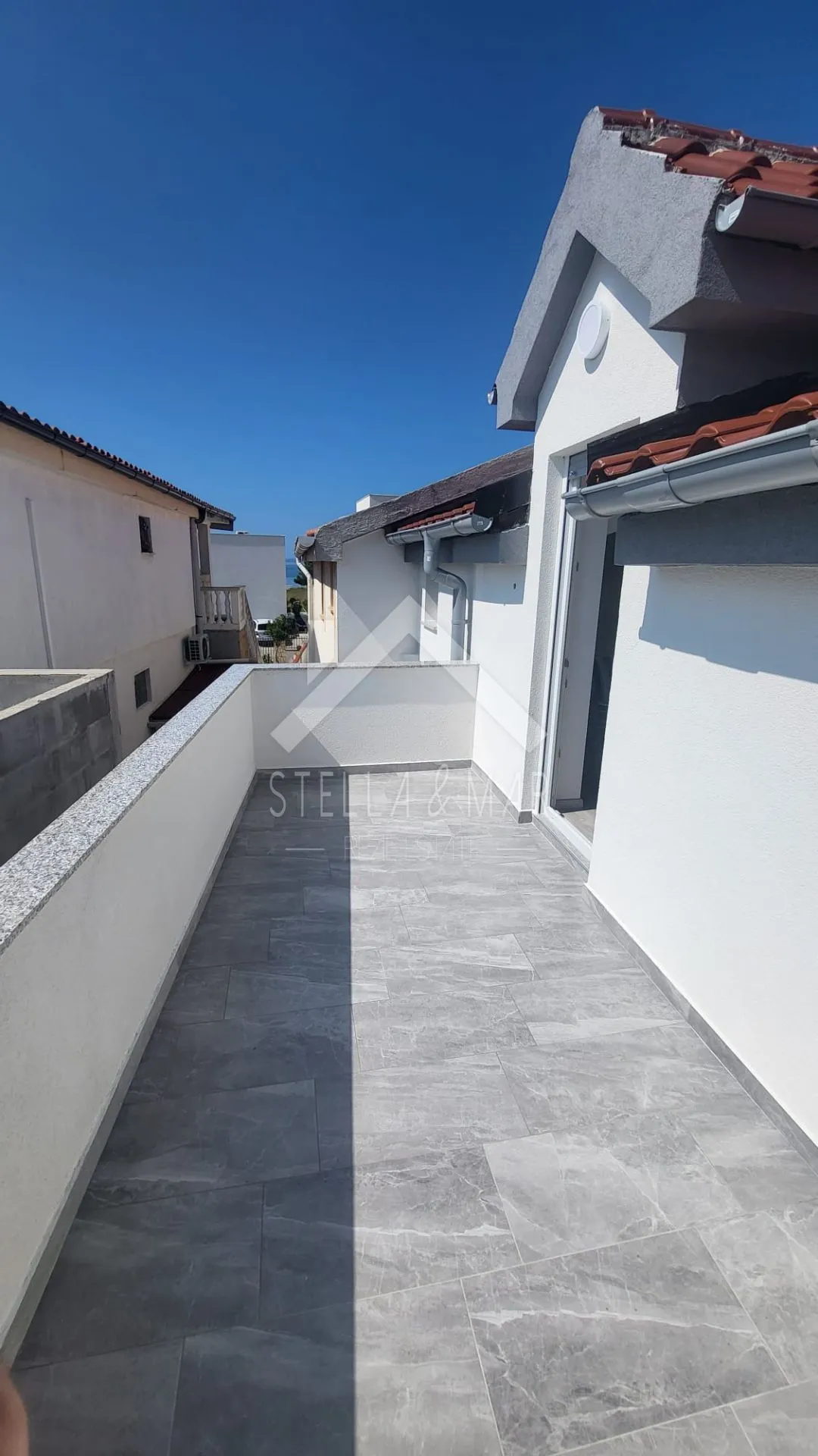 kuća sa 5 apartmana, 150m do mora - vir - slika 14