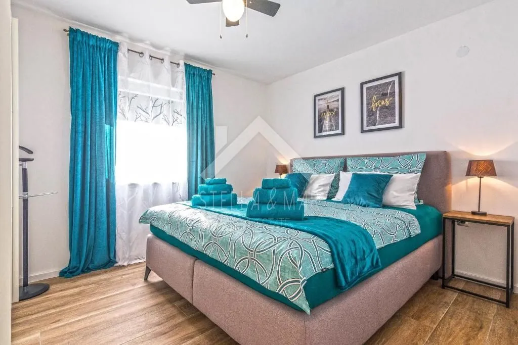 vila sa bazenom, dva apartmana - vir - slika 17