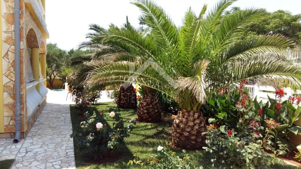 apartmanska kuća sa garažom i predivnom okućnicom - vir - slika 23
