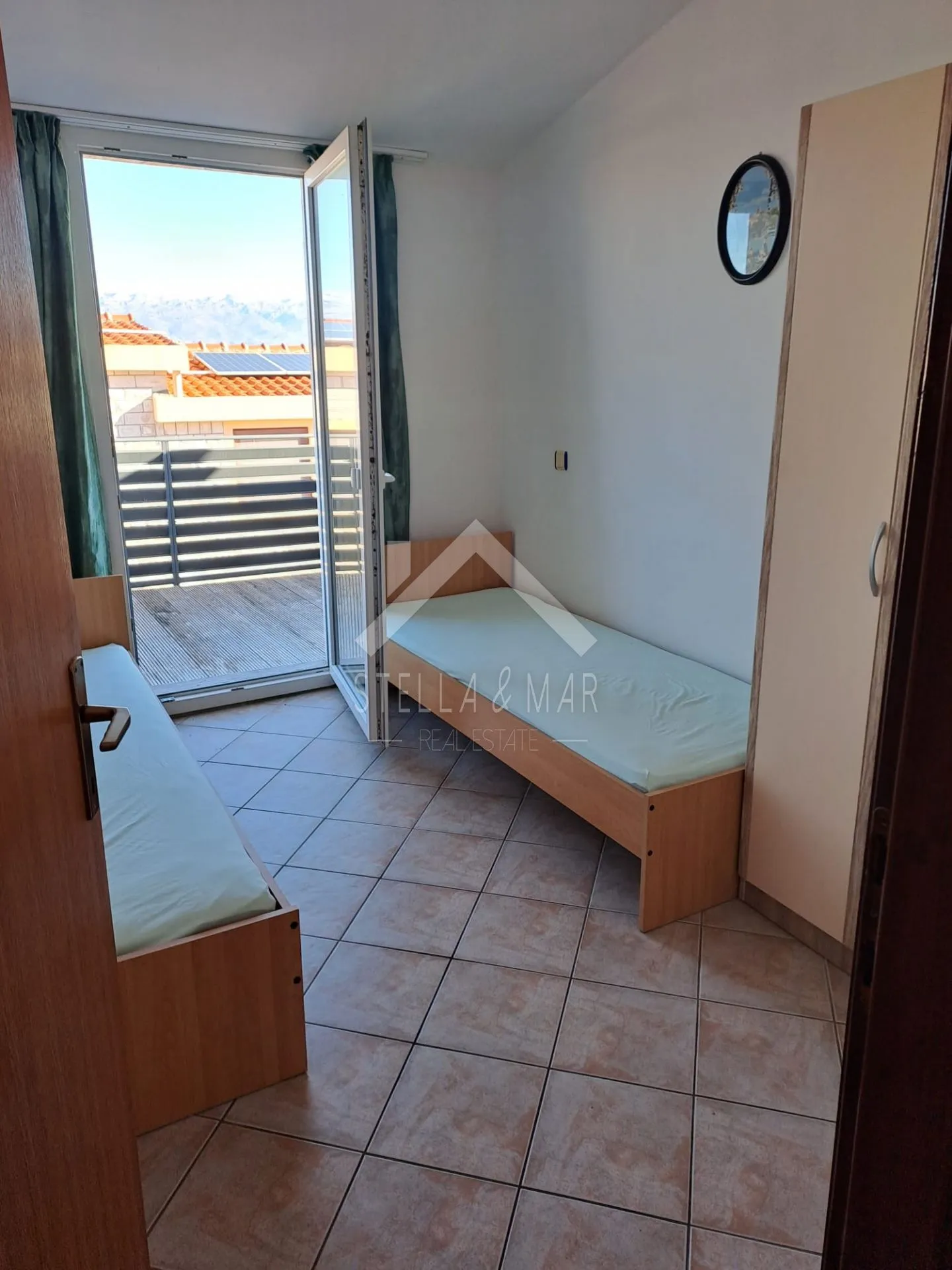 prostrana kuća sa 4 apartmana - vir - slika 8