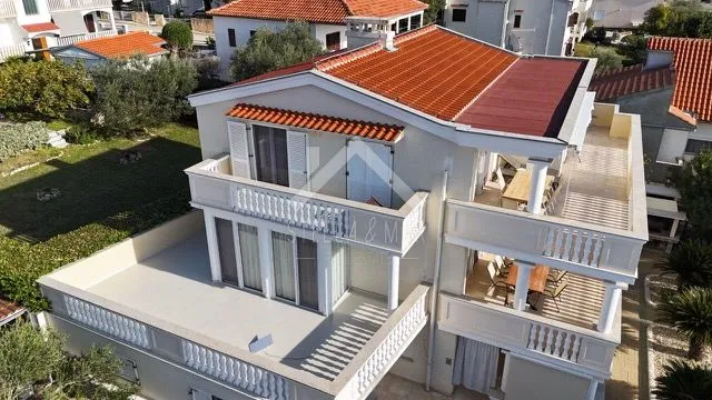 dvosobni apartman sa pogledom na more - kožino - slika 9