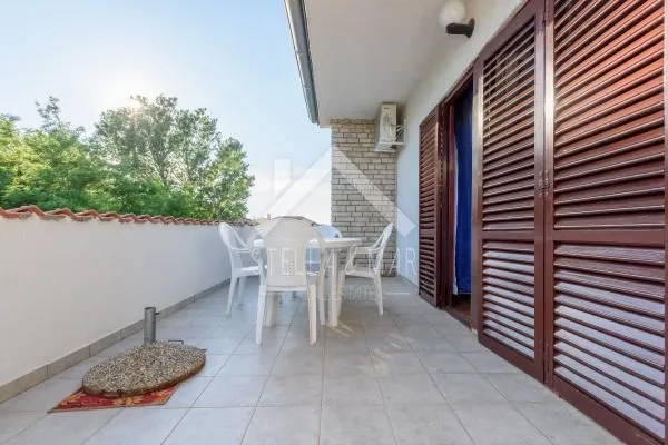 apartmanska kuća, velika okućnica 80m do mora - privlaka - slika 21