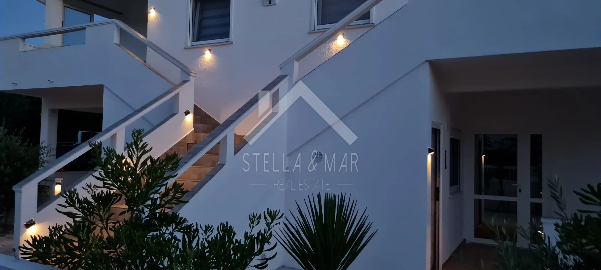 kuća sa 4 apartmana, južna strana - vir - slika 4