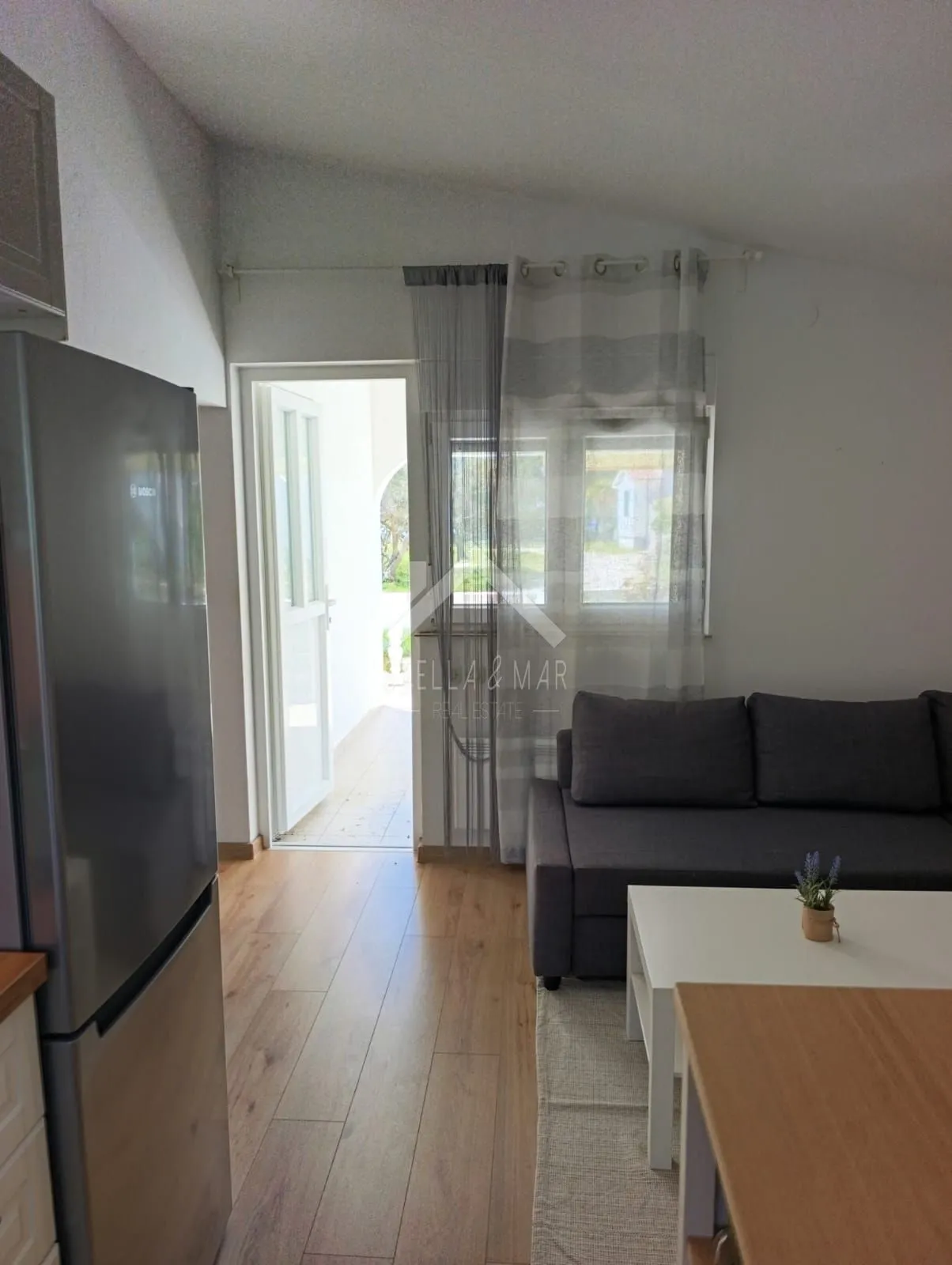 prizemnica + studio apartman i garaža, 50m od mora -vir - slika 7